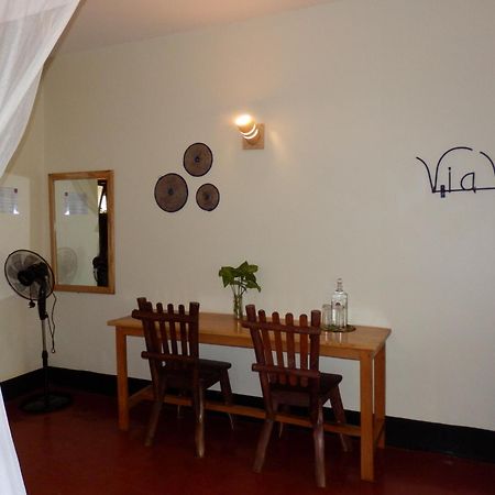 Viavia Entebbe Hotell Exteriör bild