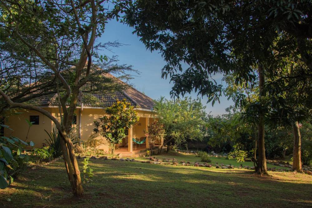 Viavia Entebbe Hotell Exteriör bild