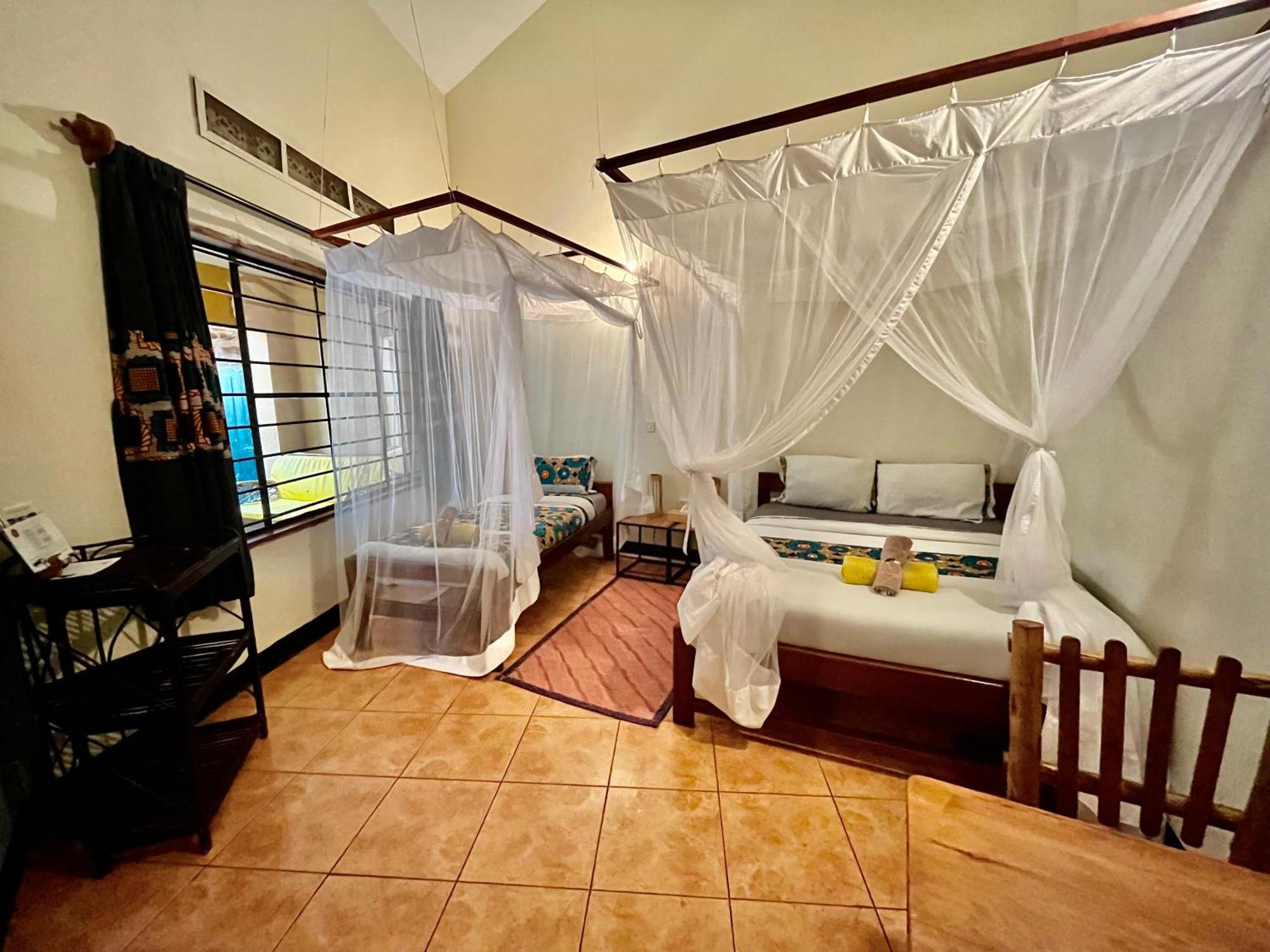 Viavia Entebbe Hotell Exteriör bild