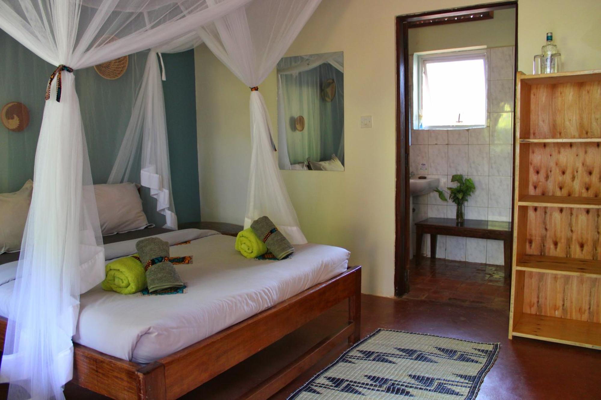 Viavia Entebbe Hotell Exteriör bild