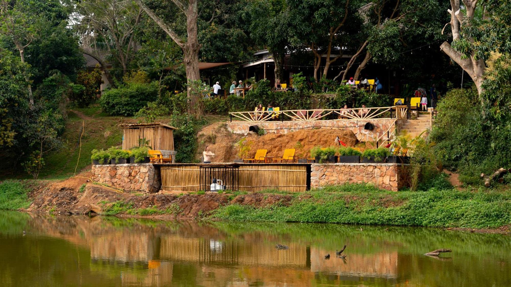 Viavia Entebbe Hotell Exteriör bild